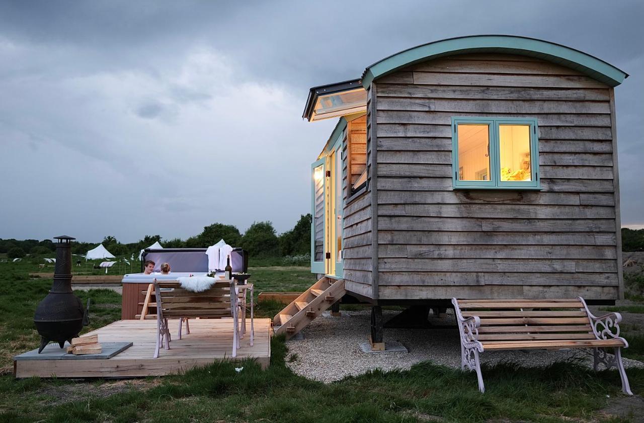 Luxury Retreat 30mins Taxi Ride From West London Holiday home Chessington