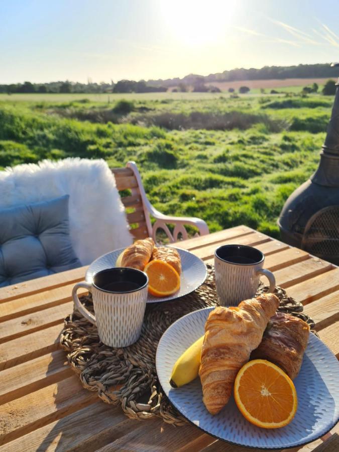 Luxury Retreat 30mins Taxi Ride From West London Holiday home