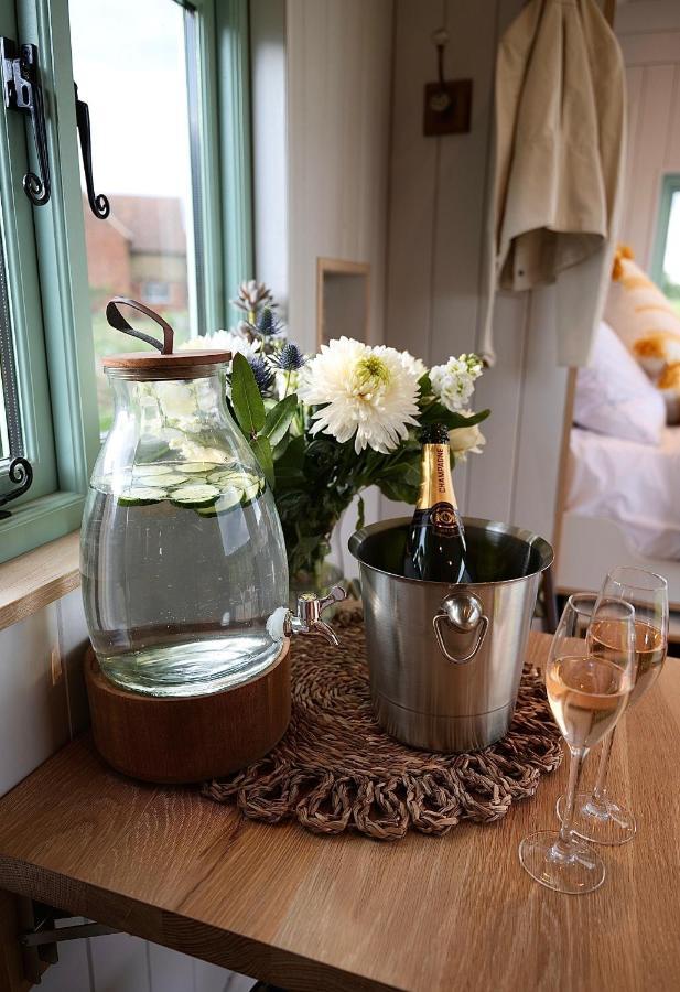 Luxury Retreat 30mins Taxi Ride From West London * Chessington